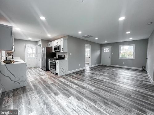 1229 Longview Dr, Woodbridge VA  22191-2955 exterior