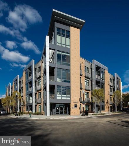 525 Water St, Washington DC 20024 exterior