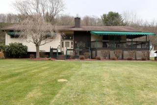 519 Carverton Rd, Pittston, PA 18644-9360