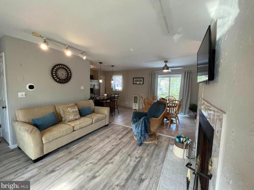 11 Surfside Rd, Brigantine City, NJ 08203-1453