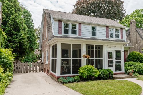 8331 Avon Ct, Milwaukee, WI 53213-3303