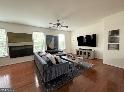 43724 Gold Hill Sq, Leesburg, VA 20176-6558