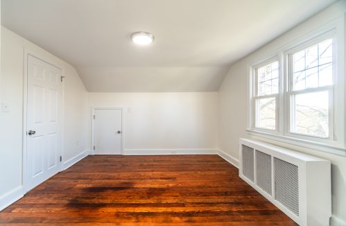 2403 Nichols Ave, Stratford CT  06614-1720 exterior