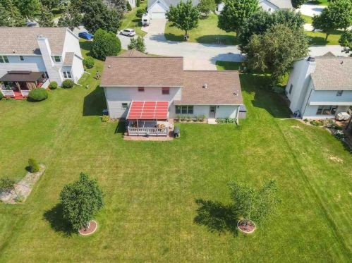 3053 Devroy Ln, Green Bay, WI 54313-4214