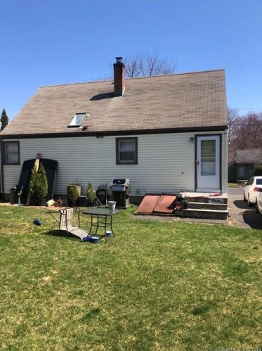 65 Dobson St, Bridgeport, CT 06606-1605
