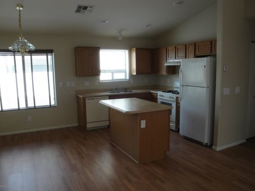 41841 Sunland Dr, Maricopa, AZ 85138-2266