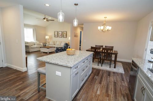 2 Highland Dr, Seaford DE  19973-4827 exterior