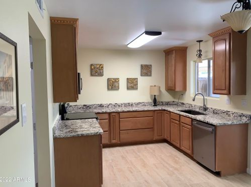 10605 Coggins Dr, Sun City, AZ 85351-3418