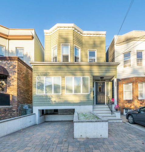 222 Shippen St, Union City, NJ 07086-5643