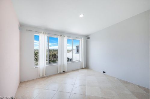 4150 Dingman Dr, Sanibel FL 33957-5107 exterior