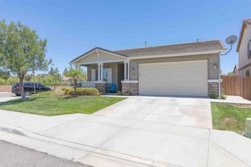 32600 San Clemente, Lake Elsinore CA  92530-0477 exterior