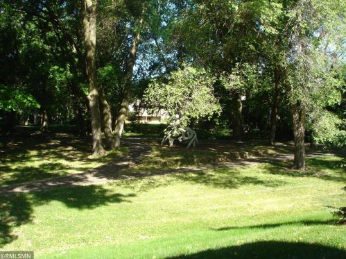 110275 Village Rd, Chaska, MN 55318-2605