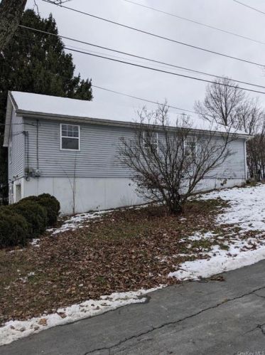 141 Excelsior Ave, Middletown, NY 10940-3315