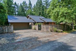 3941 Boston Harbor Rd, Olympia, WA 98506-2463