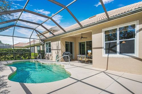 8178 Valiant Dr, Naples FL  34104-6669 exterior