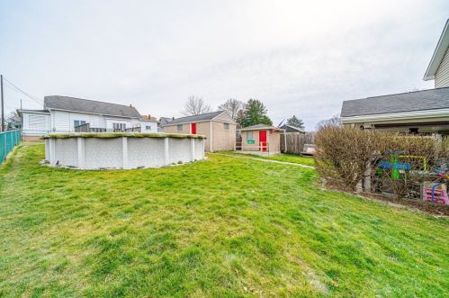 2703 Kansas St, Mckeesport PA  15132-7841 exterior