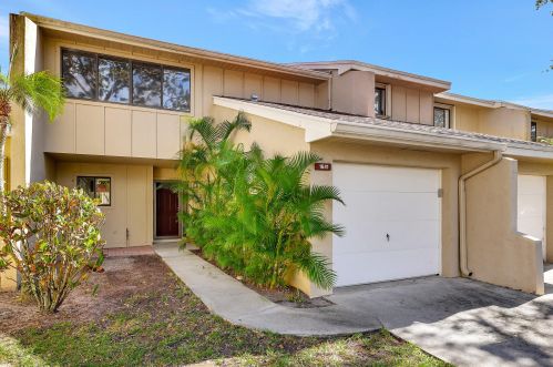 1641 Crossing Cir, Palm City FL  34990-2464 exterior