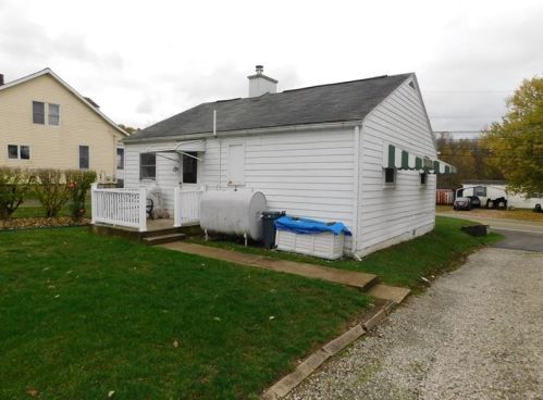 360 Everson Vly Rd, South Connellsville PA  15425-6016 exterior