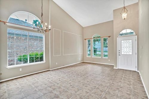 16516 Castletroy Dr, Austin TX  78717-5524 exterior