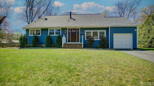 18 Sandalwood Dr, East Brunswick NJ  08816-4047 exterior
