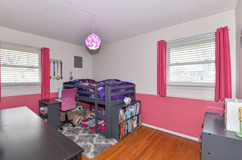 933 101, Milwaukee WI 53214-2513 exterior