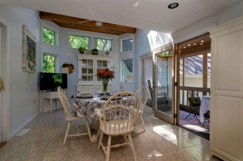 258 Shore Dr, Salem NH  03079-1694 exterior