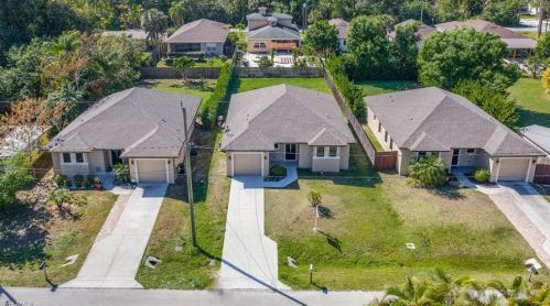 27800 Vermont St, Bonita Springs, FL 34135-4830