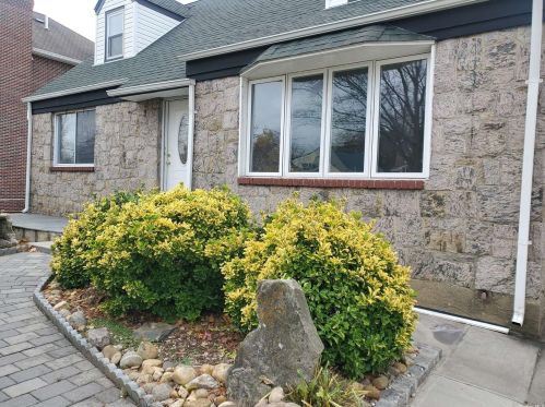 76-38 267th St, New Hyde Park NY  11040-1408 exterior