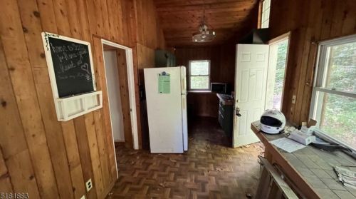 21 Pheasant Ln, West Milford NJ  07480-4008 exterior