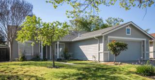 2020 Eldene Dr, Hollister, CA 95023-5624