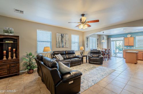 28428 Castle Rock Dr, San Tan Valley, AZ 85143-6785