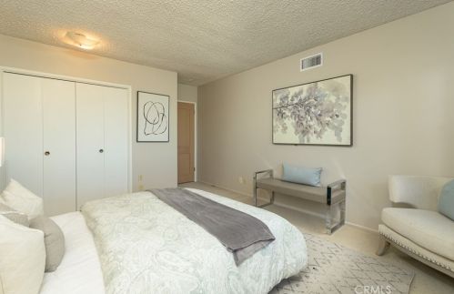 2755 Valle Vista Dr, Glendale CA  91206-4720 exterior