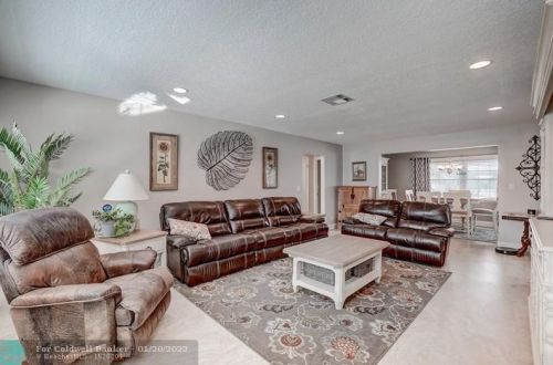 1303 22nd Way, Boynton Beach, FL 33426-6623