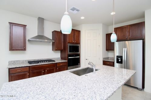 9025 Luke Ave, Glendale AZ  85305-2905 exterior