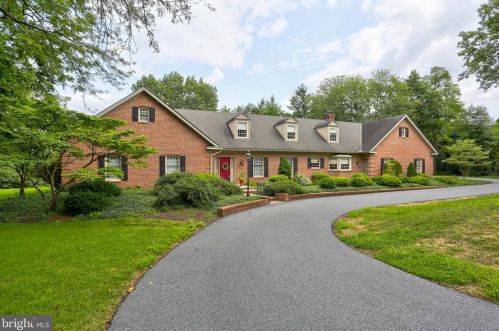 2601 Old Orchard Rd, Lancaster, PA 17601-5319