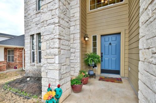 290 Wildhorse Crk, Creedmoor, TX 78610-2754