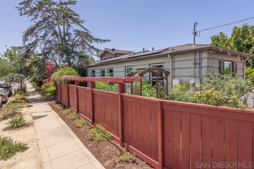 3381 Mtn Vw Dr, San Diego CA 92116-1950 exterior