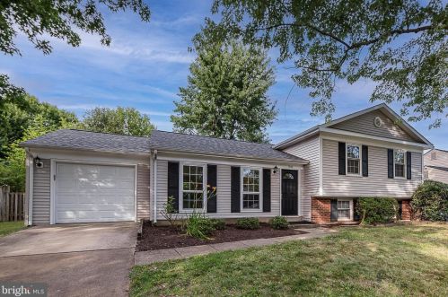 1224 Summerfield Dr, Herndon, VA 20170-4111