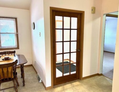 2120 Yvonne St, Waukesha, WI 53188-4754