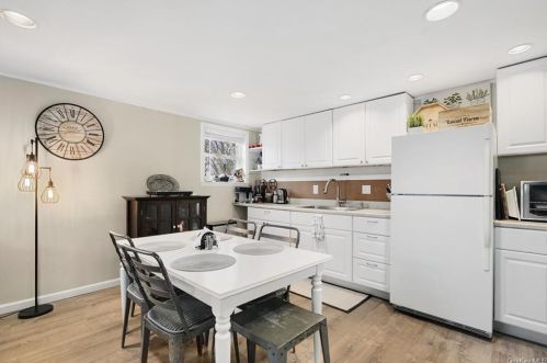 106 Halyan Rd, Yorktown Hgts NY  10598-4304 exterior