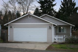 1729 Rainier Ave, Bremerton, WA 98312-2932