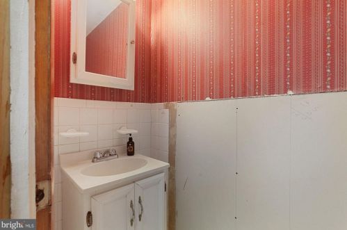 724 Marietta Pl, Washington DC  20011-3048 exterior