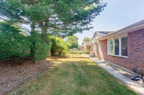 136 Central Park Rd, Hicksville NY 11803-2030 exterior