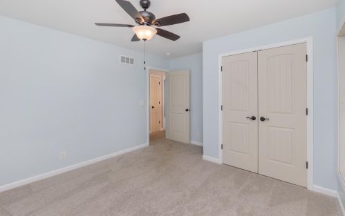 8424 Woodcreek Dr, Florence KY  41042-8261 exterior