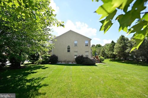 85 Chadwick Cir, Norristown, PA 19403-4560