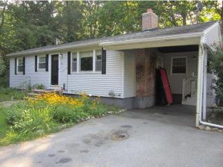 40 Pond St, Salem, NH 03079-4332