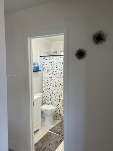 840 11th Pl, Hialeah FL  33010-3741 exterior