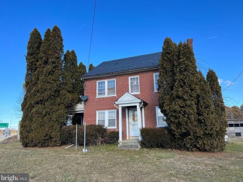 2081 Lincoln Hwy, Lancaster, PA 17602-3328