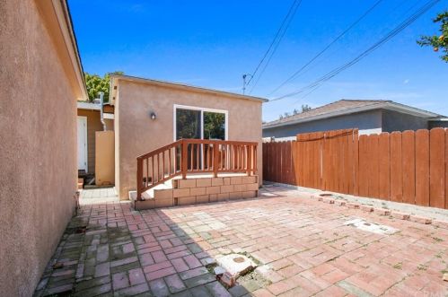10332 Hunt Ave, South Gate CA  90280-6804 exterior