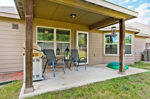 8613 Vista Royale Dr, Fort Worth TX  76108-7944 exterior